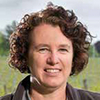 Pour contribuer au réseau agriculteur en région Gironde, Isabelle Ladevèze a posé devant une exploitation viticole